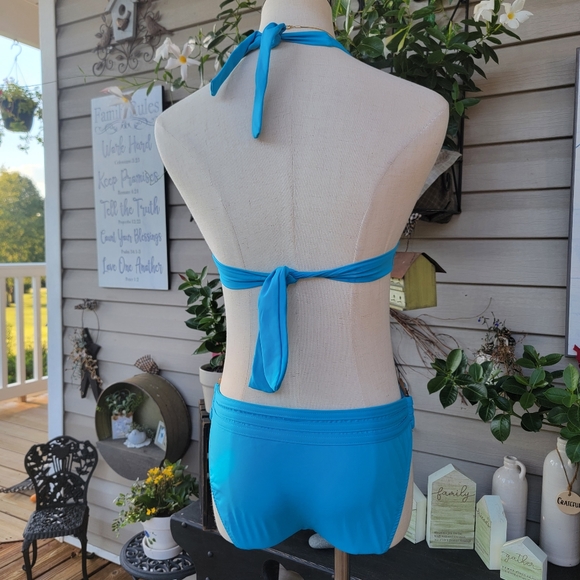 V M ♡ NWOT Absolutely Gorgeous 2pc Cerulean Blue Halter Bikini Swimsuit S - Picture 12 of 17